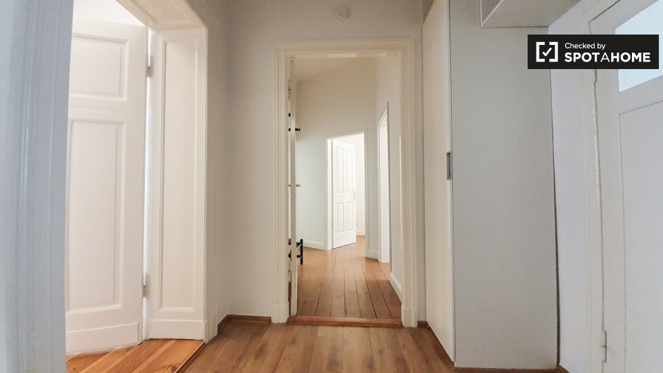 Double room Berlin, 4 beds, 92m² — photo 17