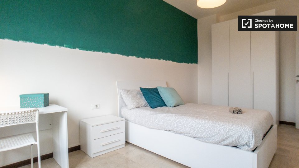 Double room Milan, 3 beds, 90m² — photo 1