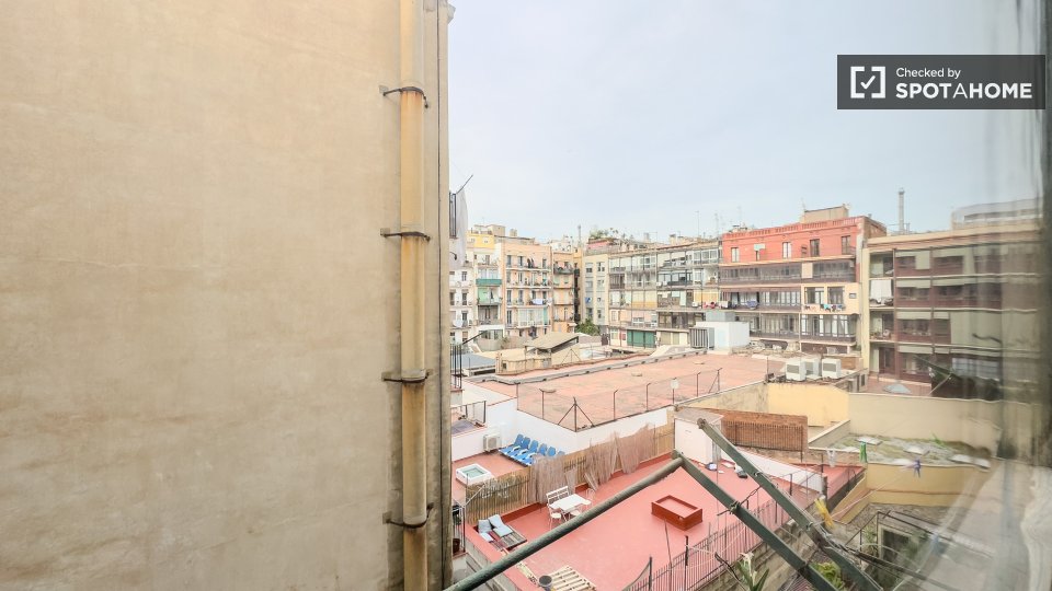 Double room Barcelona, 9 beds — photo 17