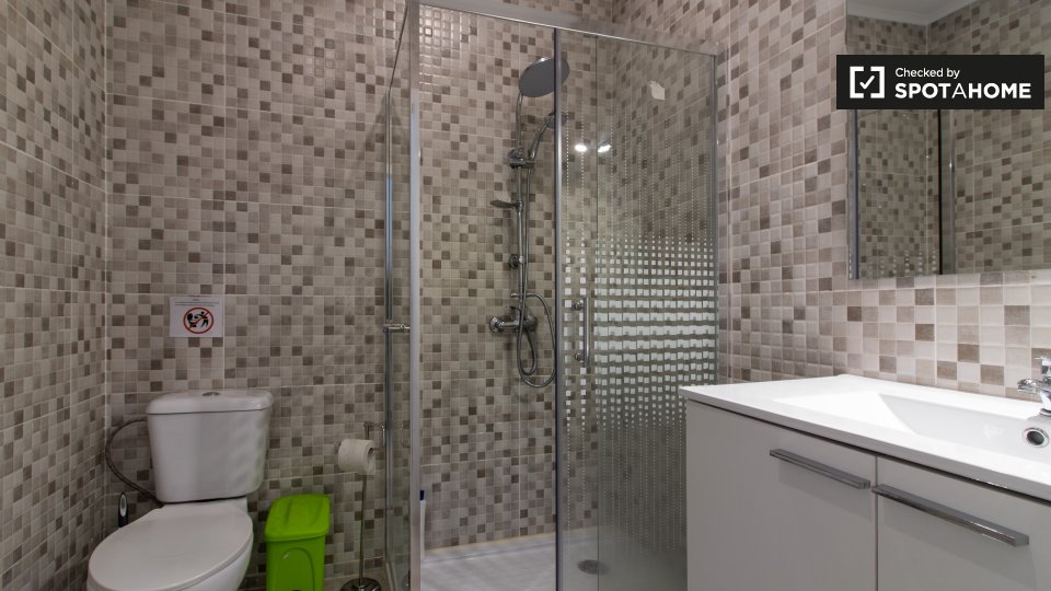 Double room Lisbon, 10 beds, 80m² — photo 1