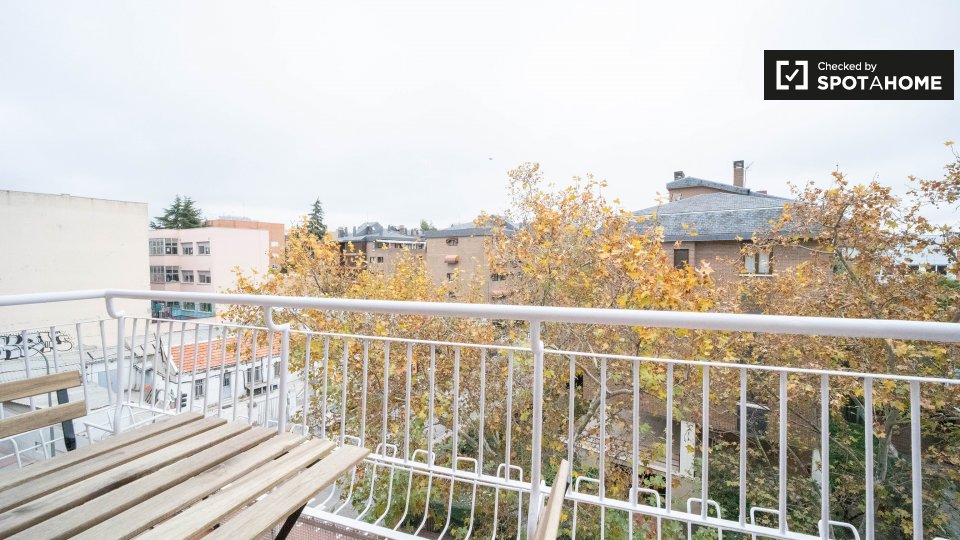 Double room Madrid, 5 beds, 110m² — photo 7