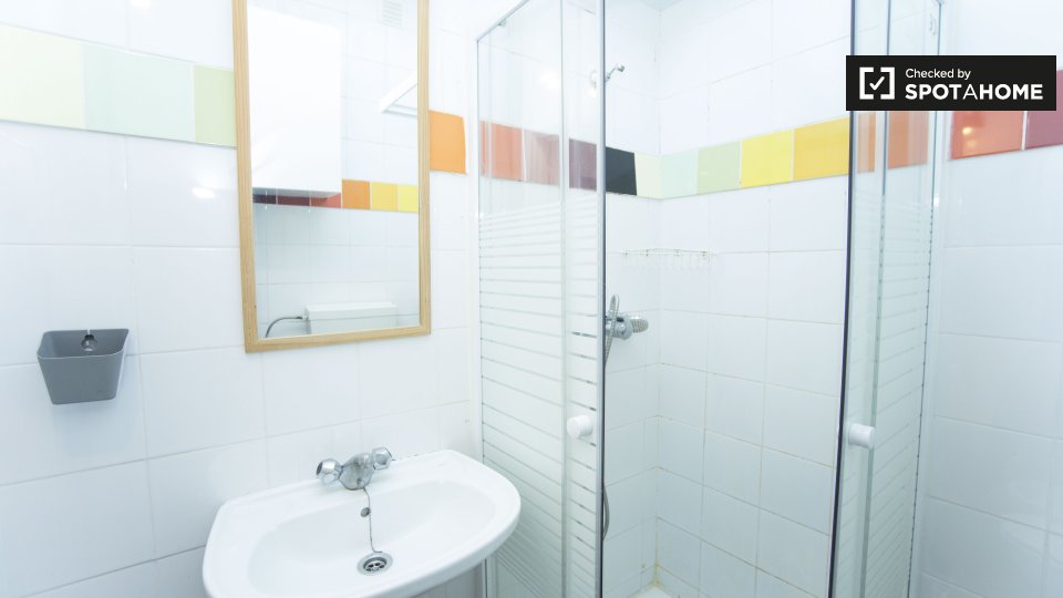 Apartment Lisbon, 5 beds, 94m² — photo 10