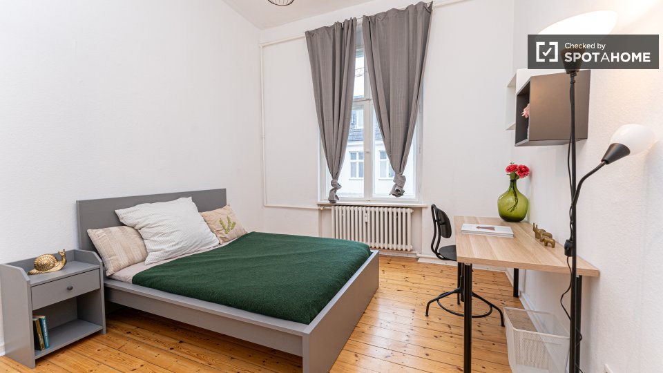 Double room Berlin, 3 beds, 75m² — photo 17
