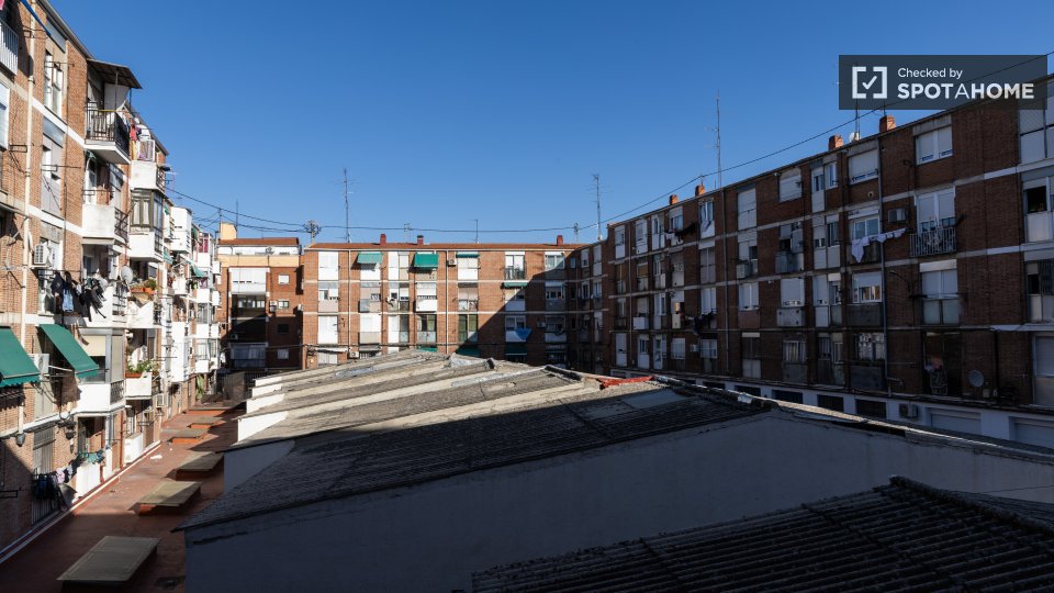 Double room Madrid, 5 beds — photo 23