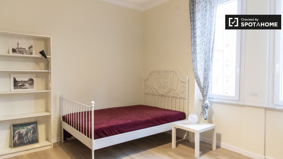 Double room Rome, 3 beds, 90m² — photo 1