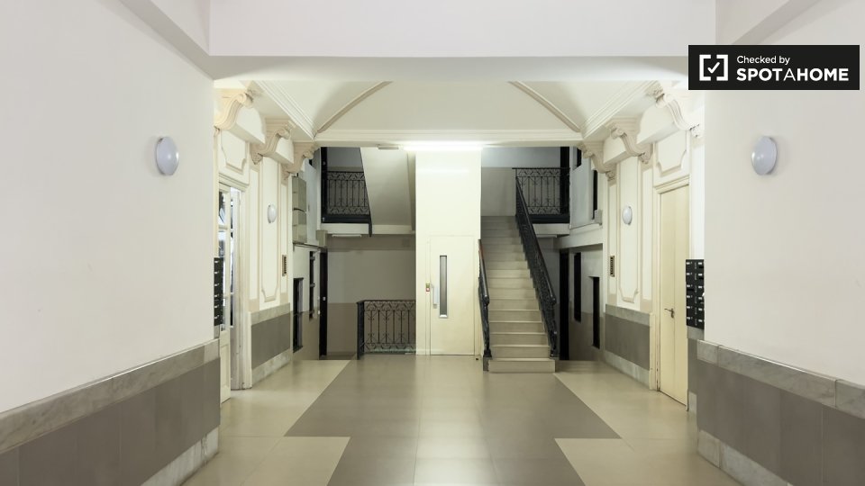 Double room Barcelona, 2 beds, 80m² — photo 24