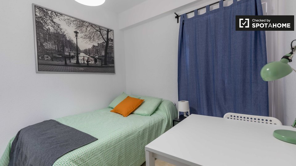 Double room Valencia, 4 beds, 100m² — photo 2