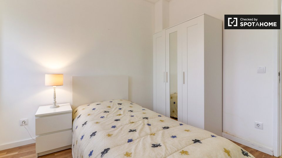 Double room Lisbon, 4 beds, 120m² — photo 2