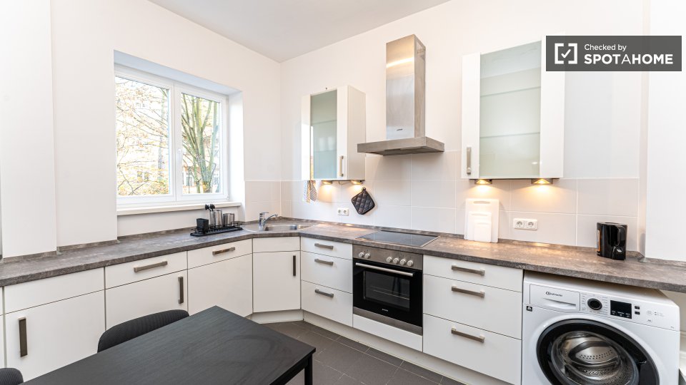Double room Berlin, 3 beds, 58m² — photo 3