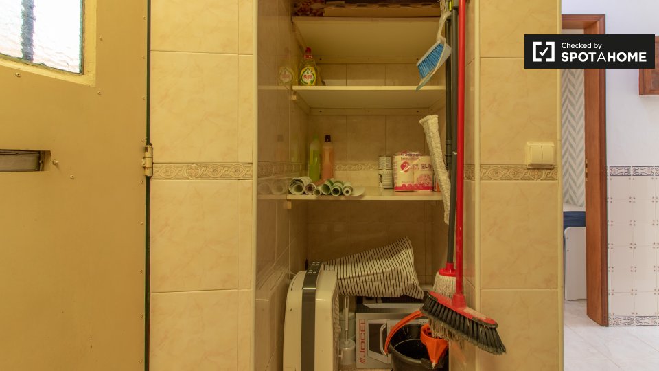 Apartment Lisbon, 5 beds, 90m² — photo 8