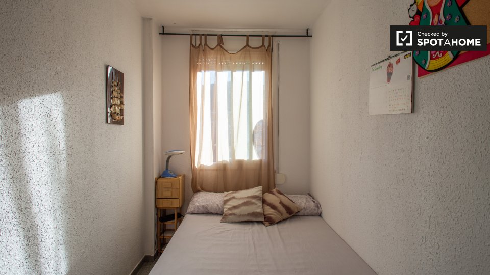 Double room Barcelona, 3 beds, 85m² — photo 19
