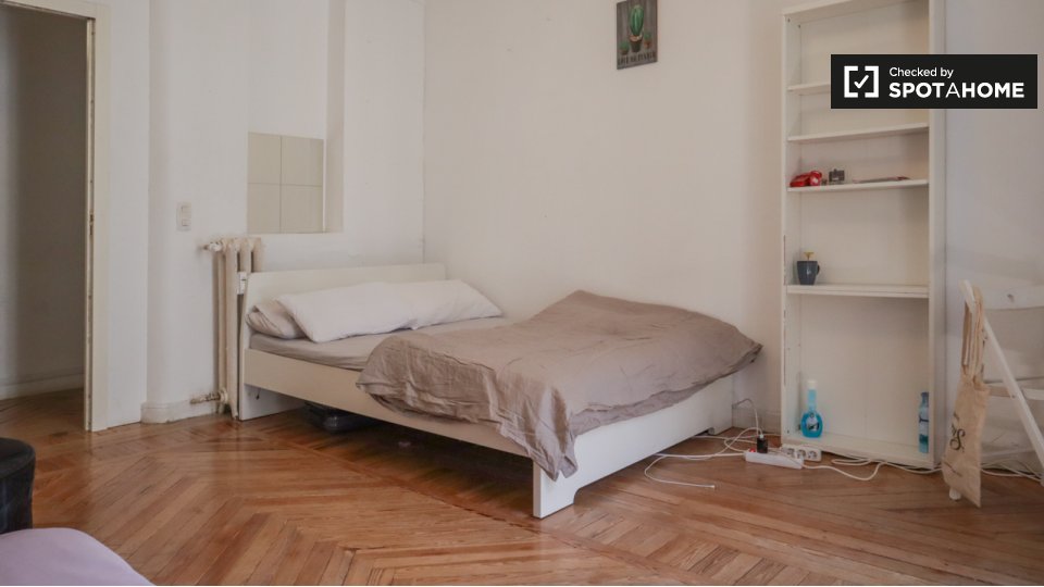 Double room Madrid, 12 beds, 280m² — photo 3
