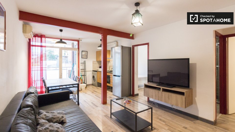 Apartment Barcelona, 3 beds, 70m² — photo 1