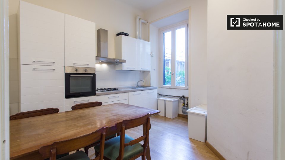 Double room Milan, 3 beds, 90m² — photo 8