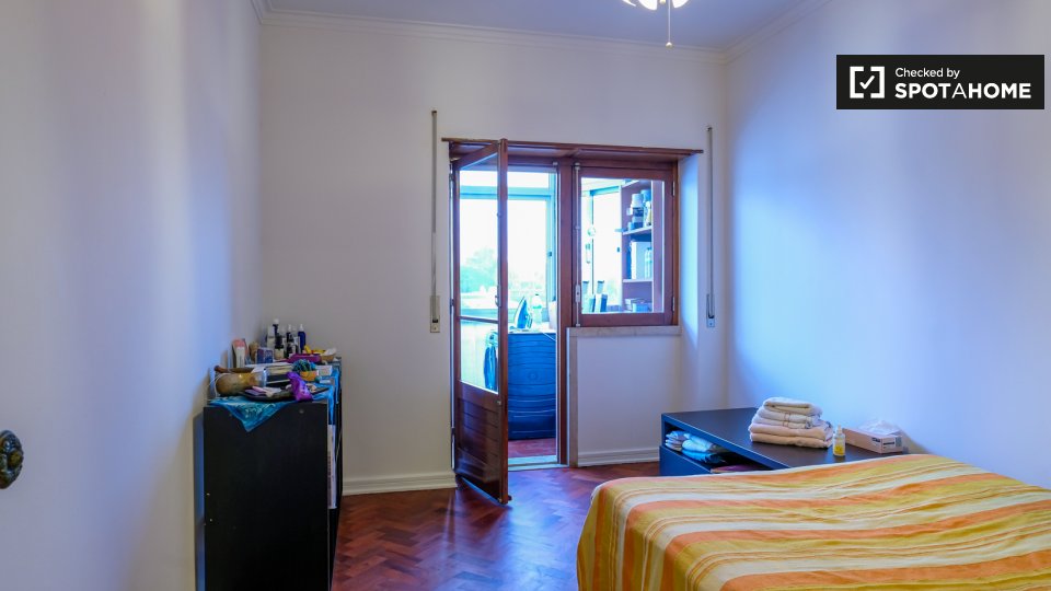 Double room Lisbon, 2 beds, 40m² — photo 18