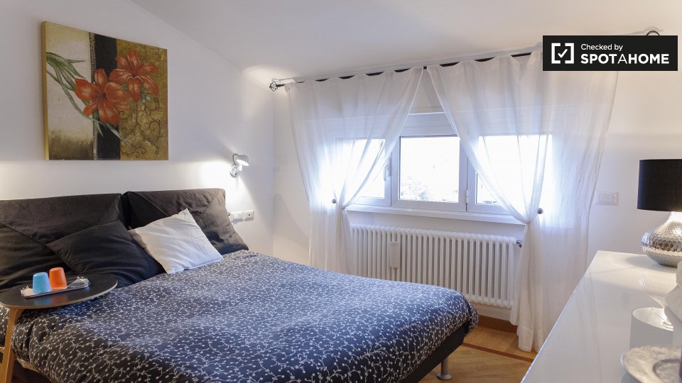 Double room Rome, 3 beds, 73m² — photo 1
