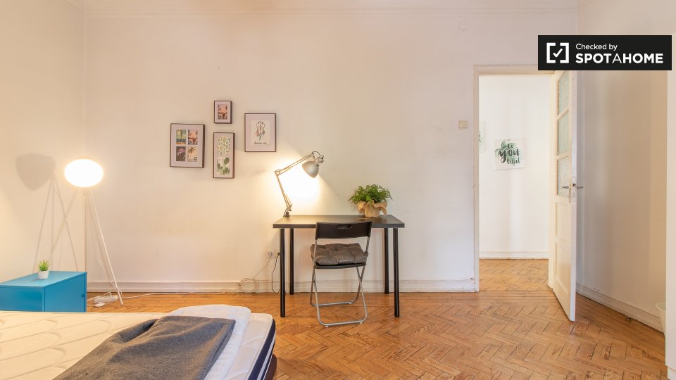 Double room Lisbon, 5 beds, 120m² — photo 3