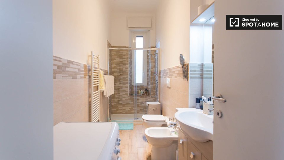Double room Milan, 2 beds — photo 17