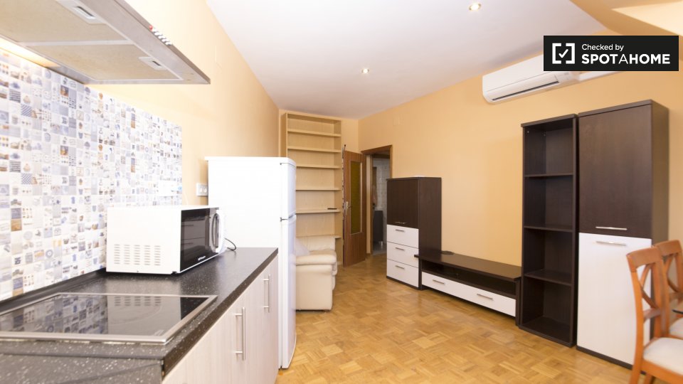 Apartment Madrid, 1 bed, 70m² — photo 1