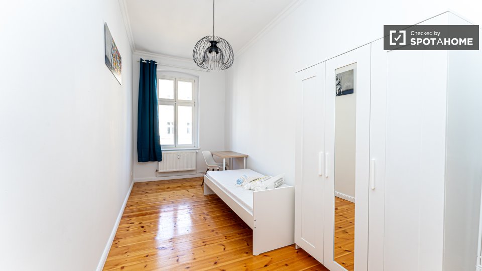 Double room Berlin, 5 beds, 124m² — photo 2