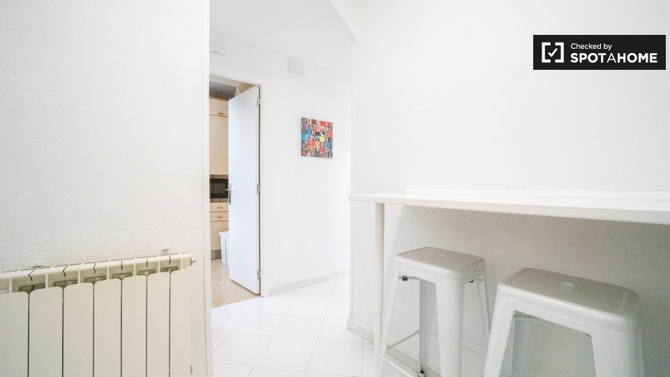 Double room Madrid, 5 beds, 110m² — photo 12