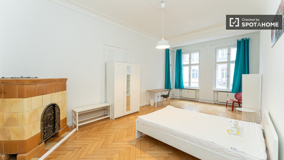 Double room Berlin, 3 beds — photo 1