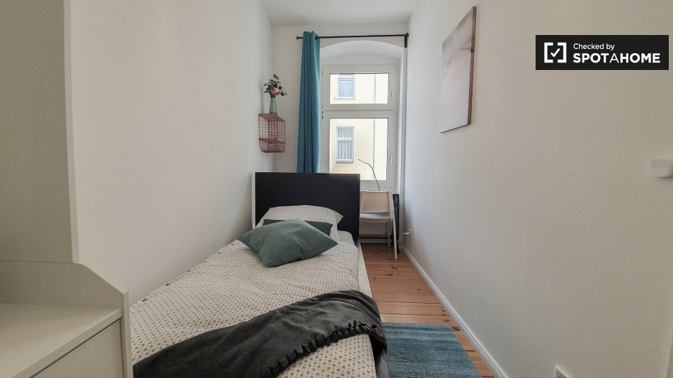 Double room Berlin, 3 beds — photo 4