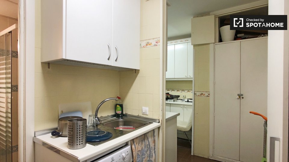 Double room Madrid, 12 beds — photo 11