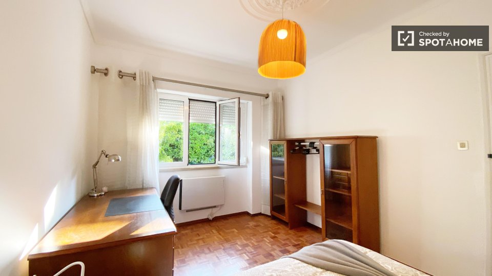 Double room Lisbon, 6 beds — photo 19