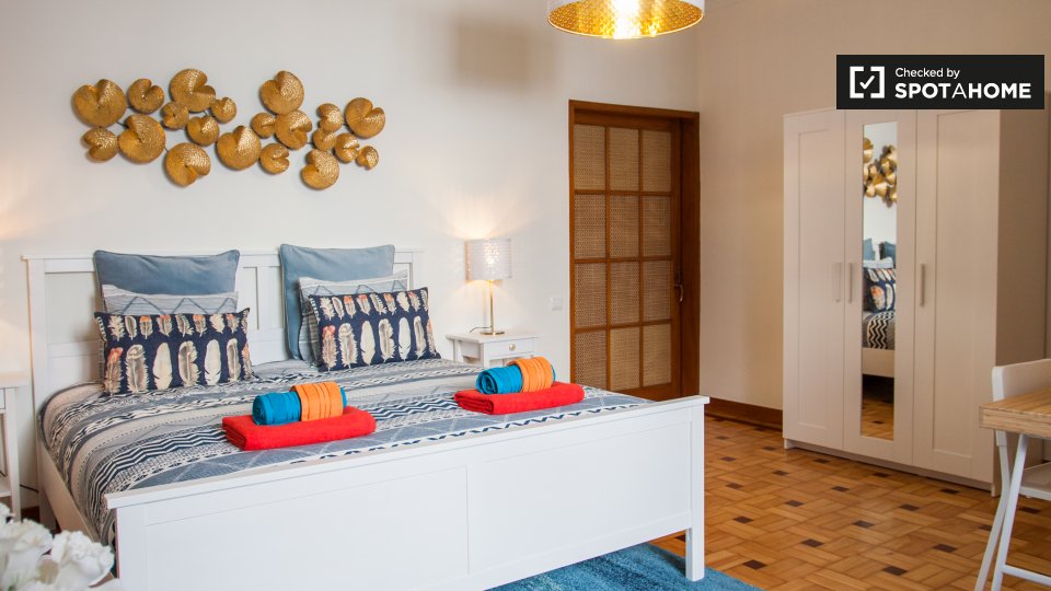 Double room Porto, 5 beds, 300m² — photo 2