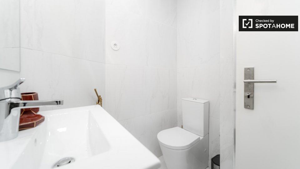 Apartment Porto, 3 beds, 100m² — photo 19