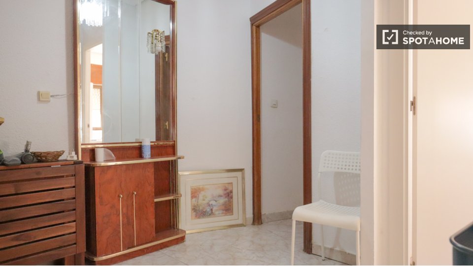 Double room Madrid, 4 beds, 70m² — photo 16