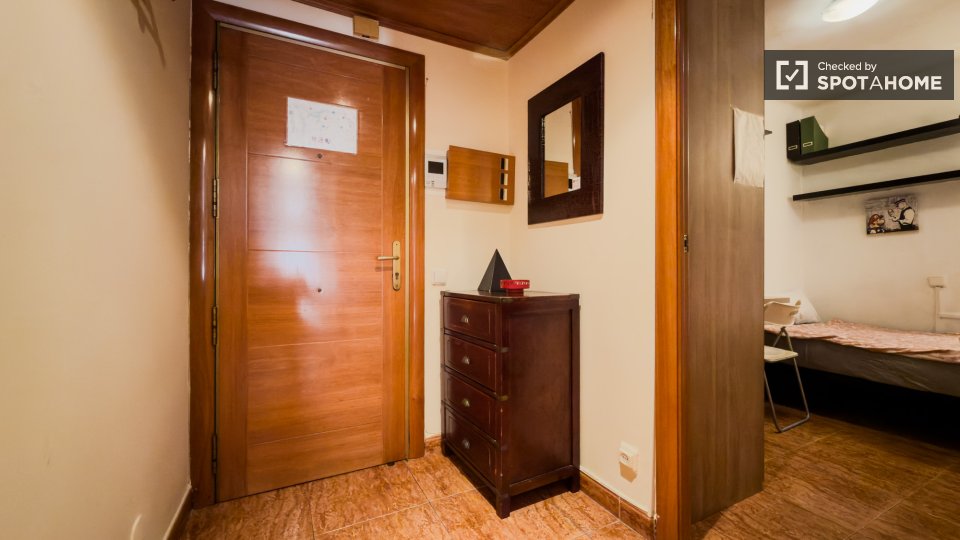 Apartment Barcelona, 3 beds, 75m² — photo 17
