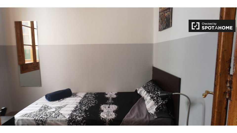 Double room Barcelona, 3 beds, 65m² — photo 14