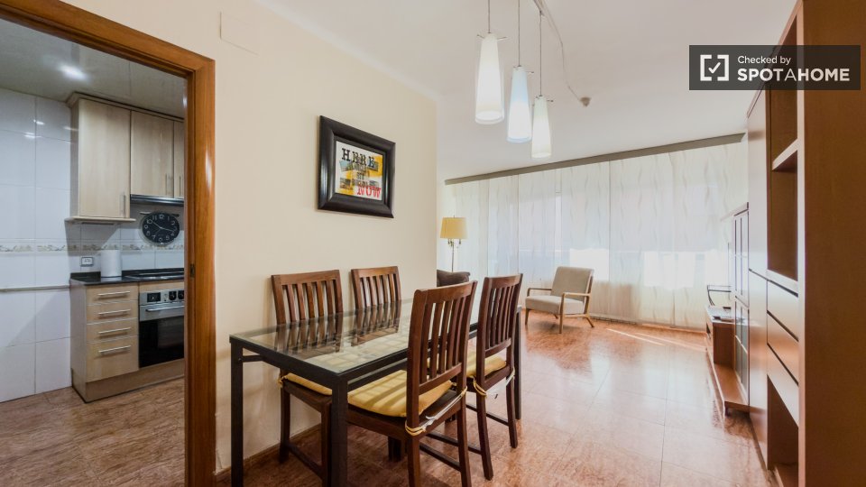 Apartment Barcelona, 3 beds, 75m² — photo 27
