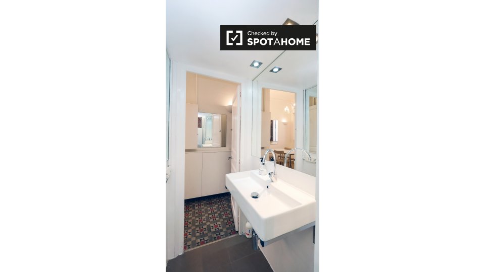 Double room Barcelona, 4 beds — photo 18