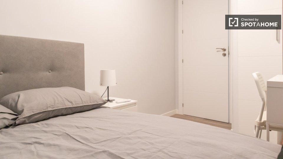 Double room Madrid, 4 beds, 75m² — photo 13