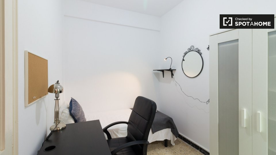 Double room Barcelona, 5 beds, 110m² — photo 1