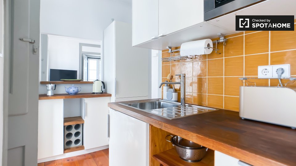 Apartment Lisbon, 2 beds, 70m² — photo 16
