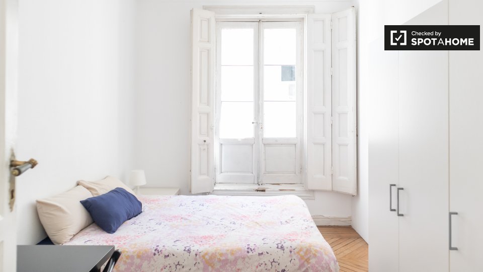 Double room Madrid, 10 beds, 220m² — photo 1