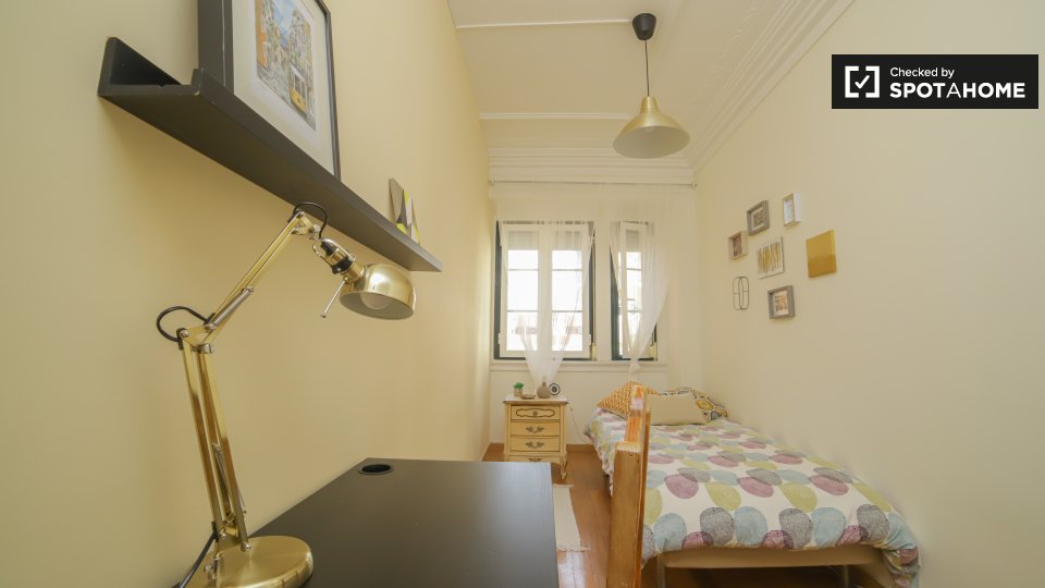 Double room Lisbon, 6 beds, 150m² — photo 11