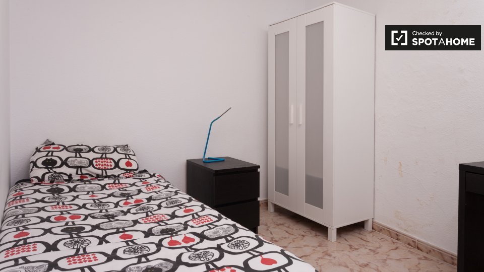 Double room Barcelona, 2 beds, 55m² — photo 14