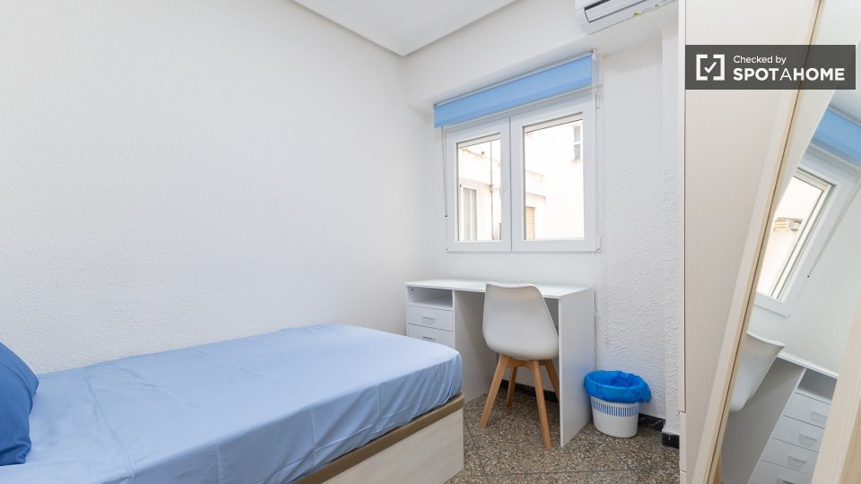 Double room Valencia, 5 beds — photo 11