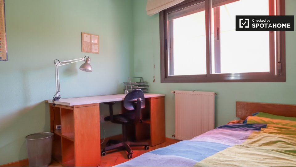 Double room Madrid, 2 beds — photo 4