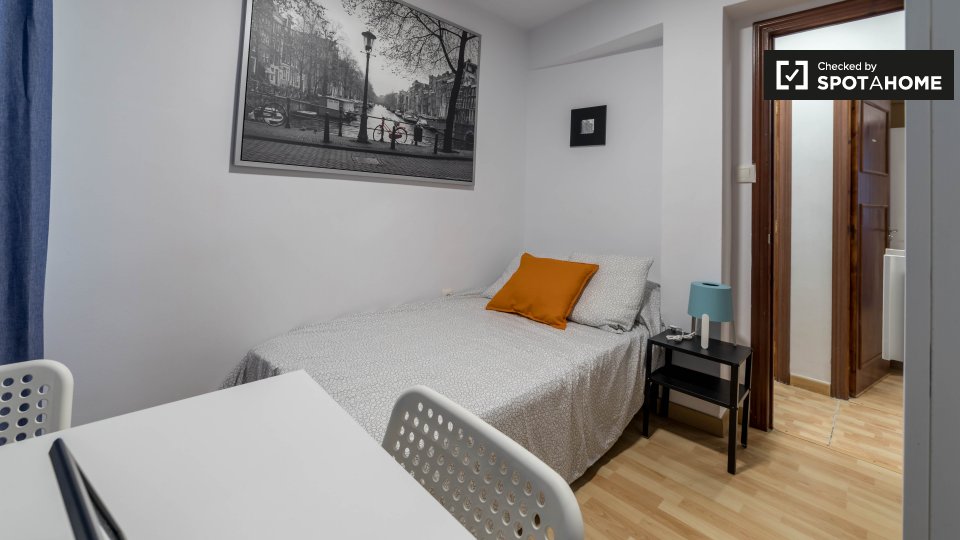 Double room Valencia, 5 beds — photo 3