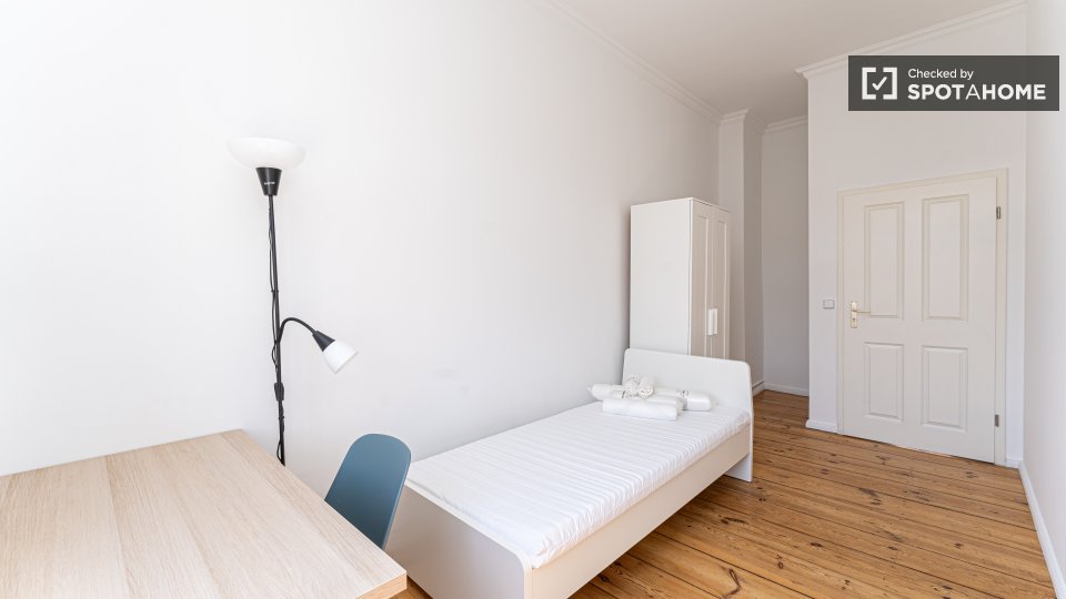 Double room Berlin, 3 beds — photo 10