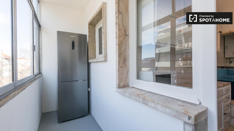 Double room Lisbon, 2 beds, 60m² — photo 10