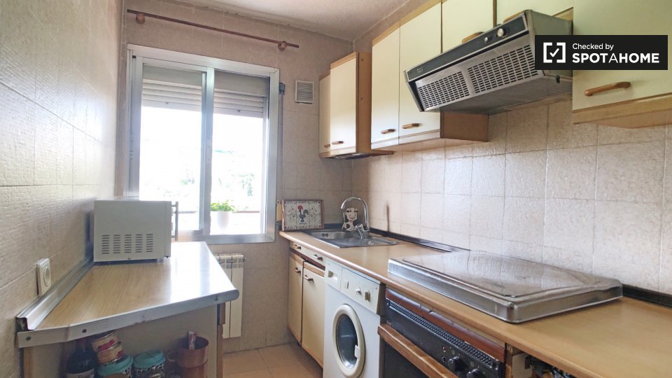 Double room Madrid, 2 beds, 75m² — photo 15