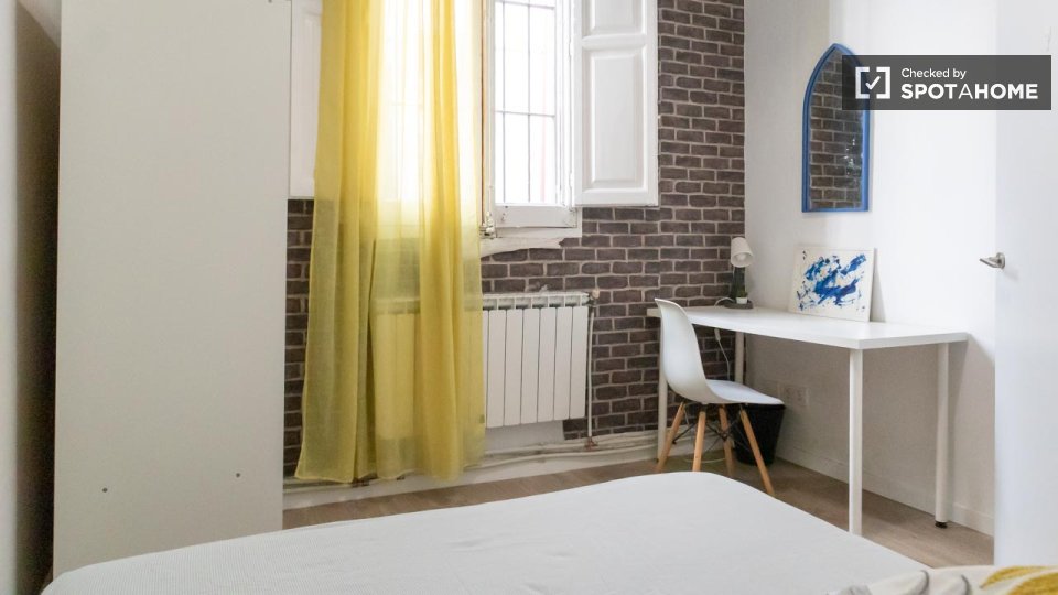 Double room Madrid, 5 beds, 100m² — photo 44