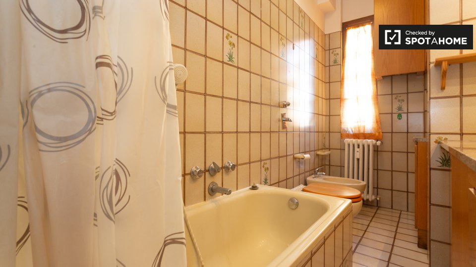 Double room Milan, 3 beds — photo 14